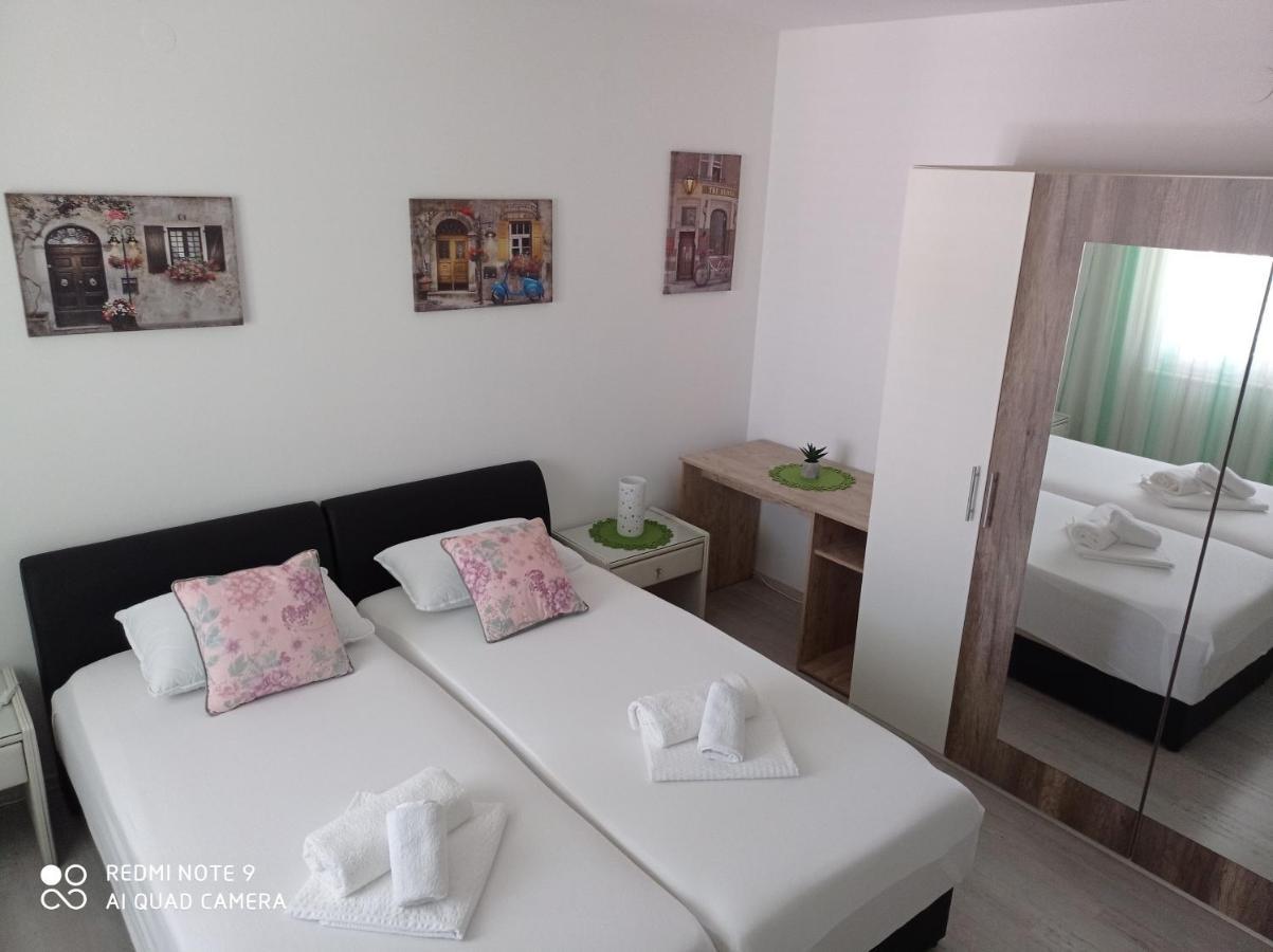 Simb Apartment Сплит Екстериор снимка
